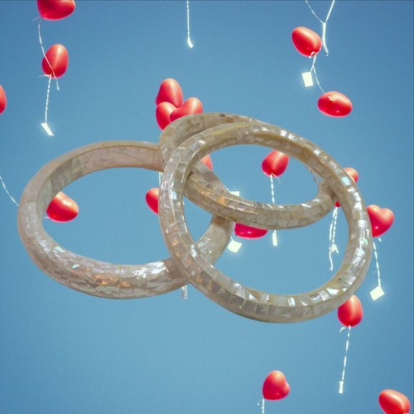 Beautiful Set of 3 Mother of Pearl Mosaic Inlay Bangles - Picture 1 of 7